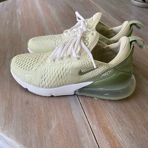 Women’s Nike Air Max 270 Sea Glass Size 8